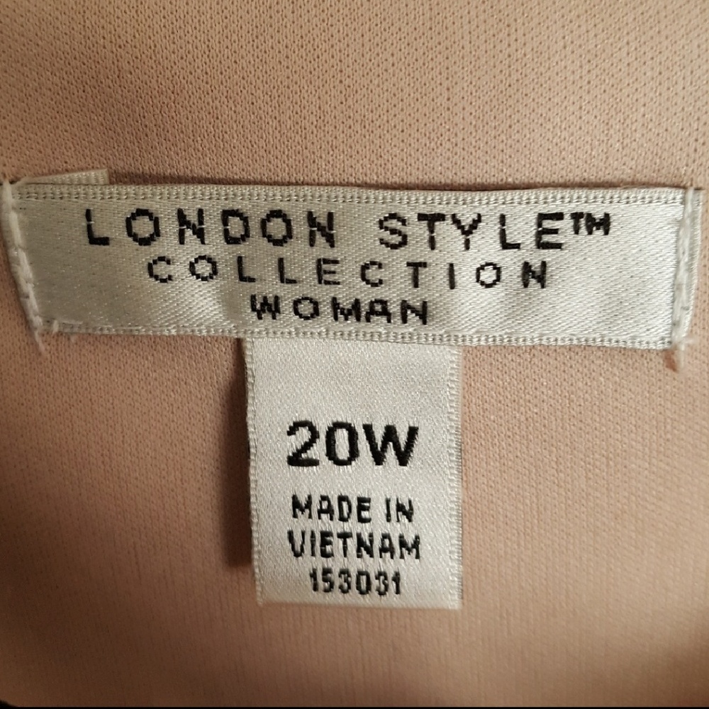 Woman's Black Sleeveless Dress Size 20W - Picture 2 of 4